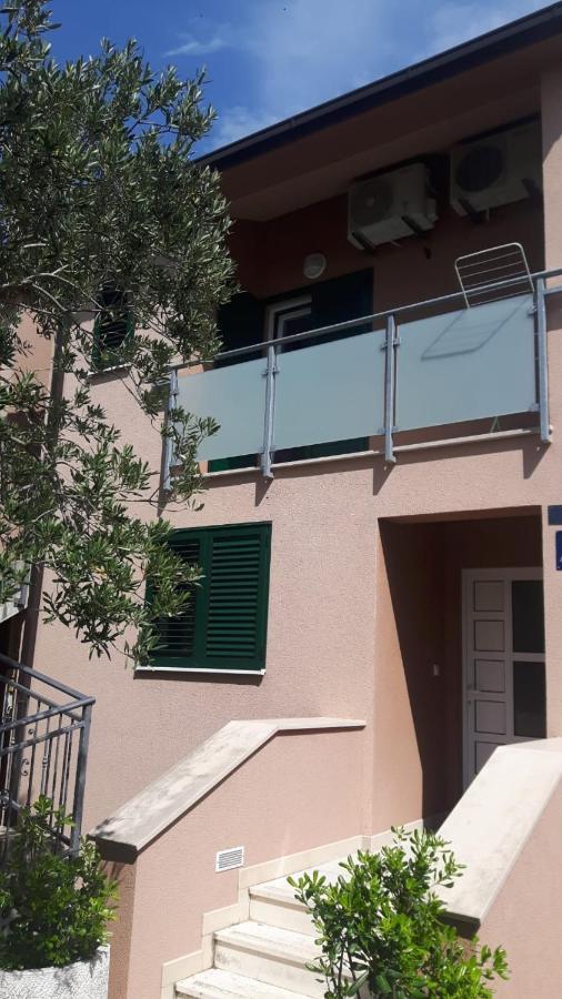 Apartmani Nada Mustapic Brela Buitenkant foto
