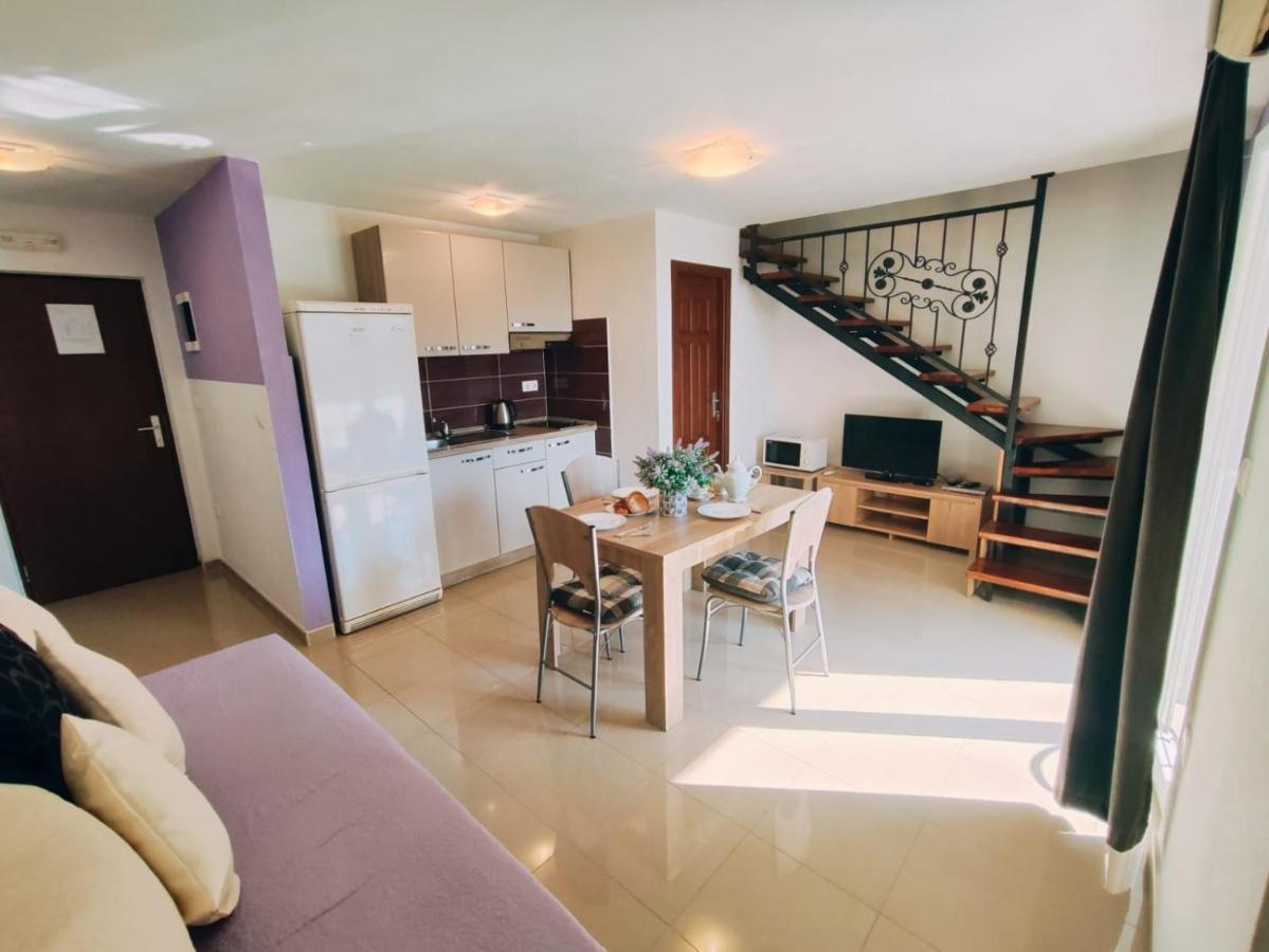 Apartmani Nada Mustapic Brela Buitenkant foto
