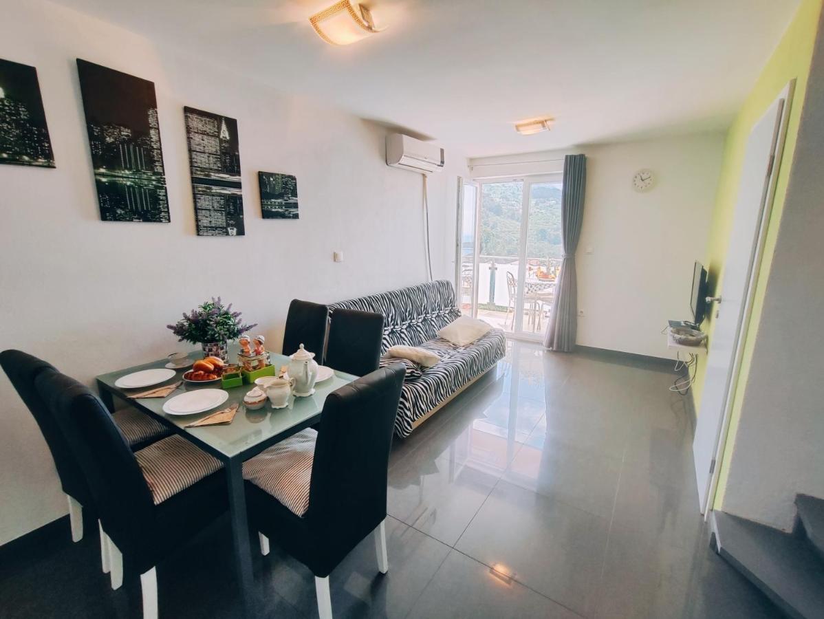 Apartmani Nada Mustapic Brela Buitenkant foto