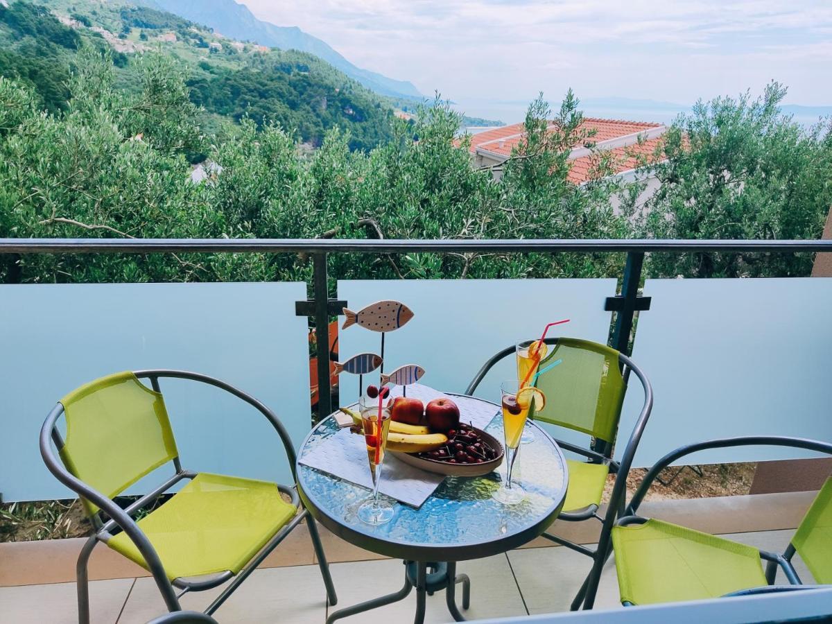 Apartmani Nada Mustapic Brela Buitenkant foto