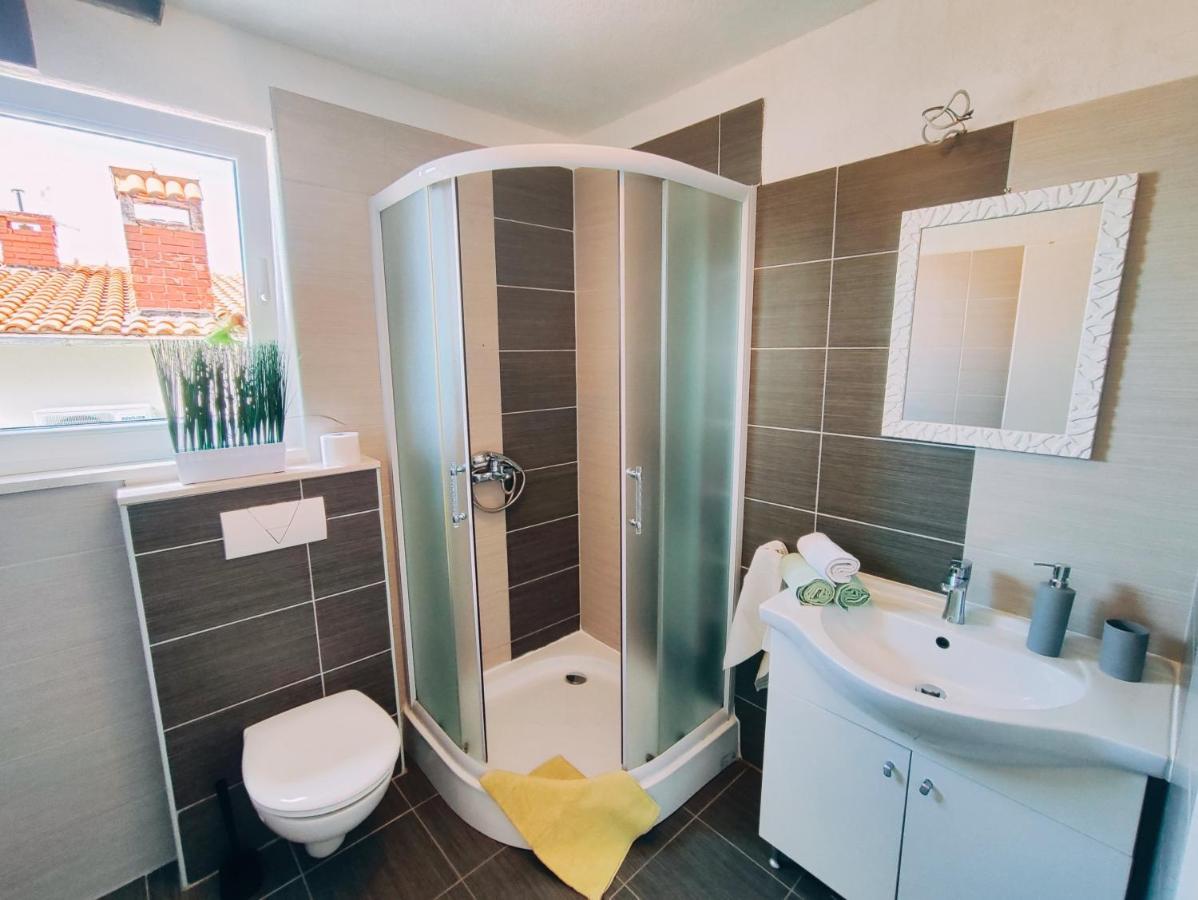 Apartmani Nada Mustapic Brela Buitenkant foto