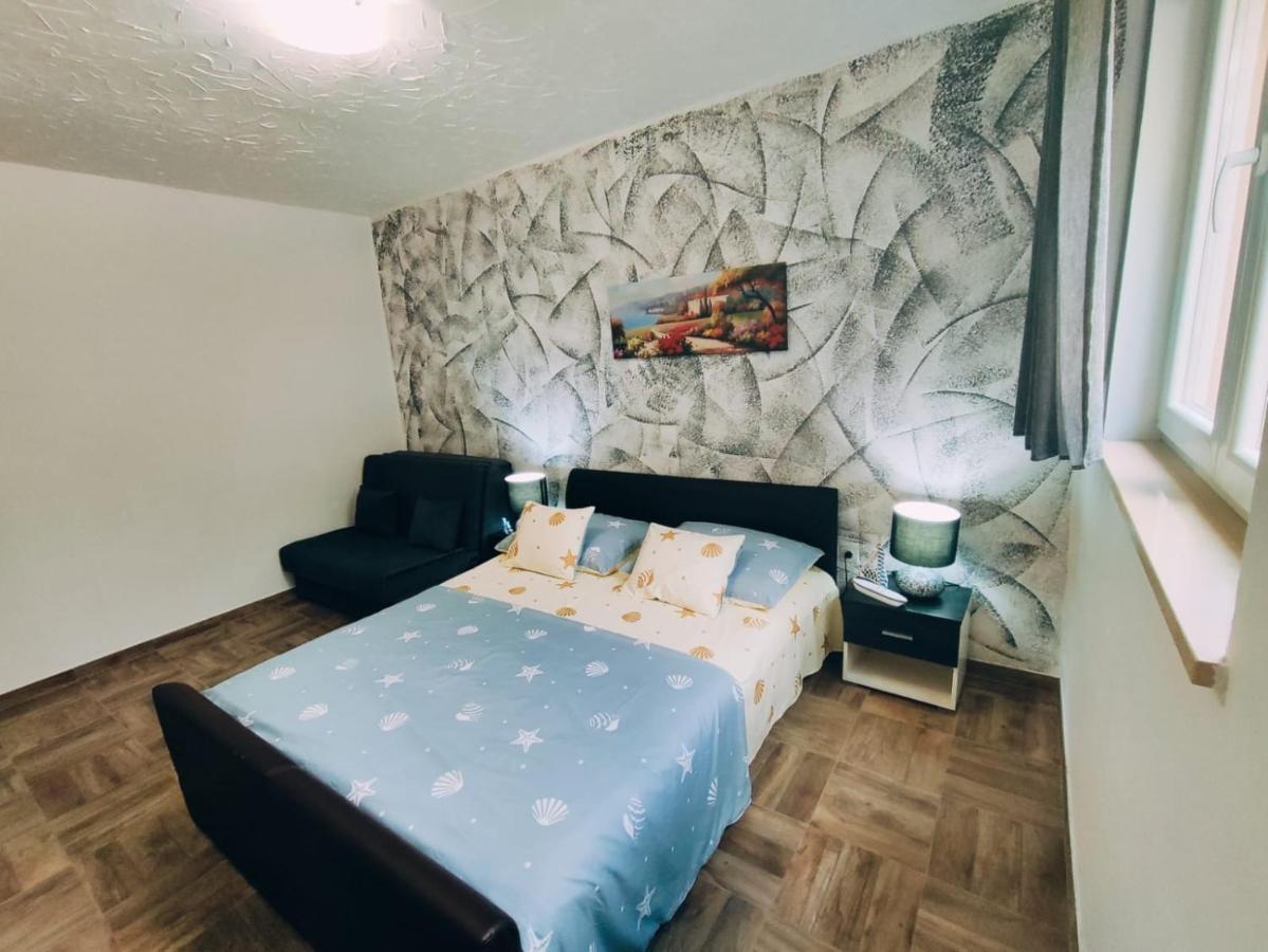 Apartmani Nada Mustapic Brela Buitenkant foto