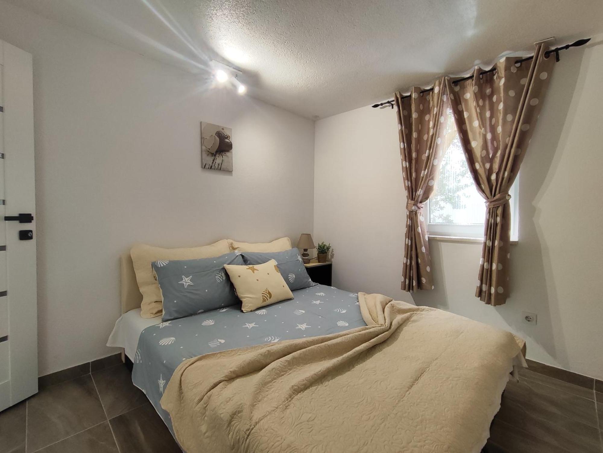 Apartmani Nada Mustapic Brela Buitenkant foto